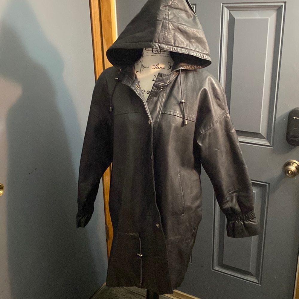 Otello Pelle woman’s leather jacket size medium.